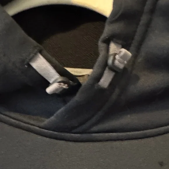 Under Armour Black Hoodie with Star Pattern Large - Picture 12 of 13